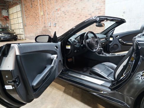 Used 2006 Mercedes-Benz SLK 55 AMG image 40