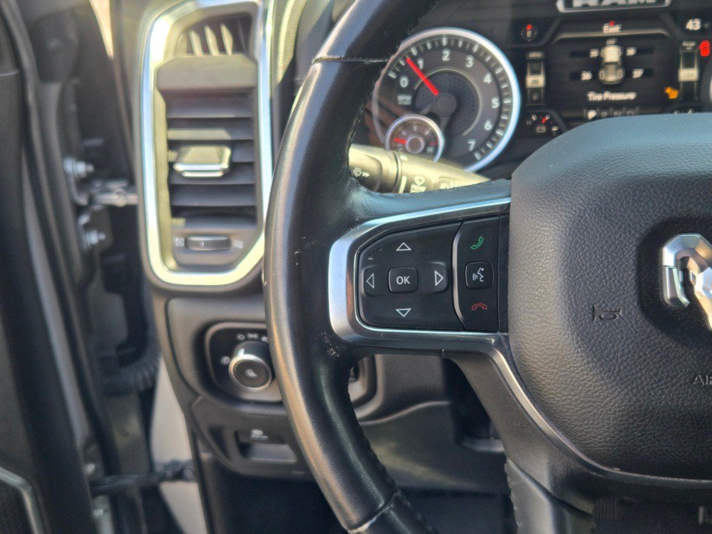 Used 2024 RAM 1500 Laramie AWD/4WD image 31