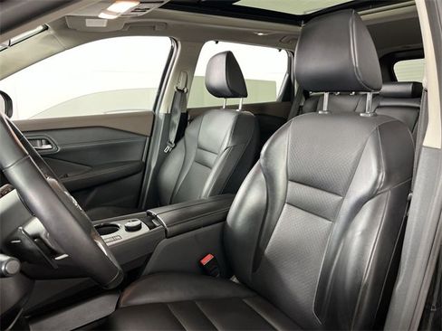 Used 2023 Nissan Rogue SV w/ SV Premium Package image 11