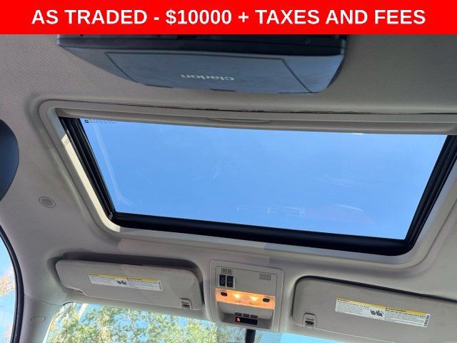 Used 2013 Chevrolet Avalanche LTZ AWD/4WD image 18