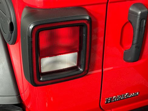 Used 2021 Jeep Wrangler Sport S image 31