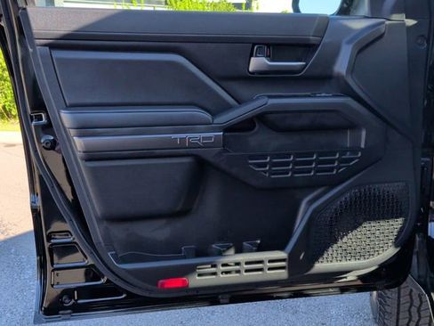 Certified 2025 Toyota Tacoma TRD Off-Road image 9