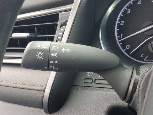 Used 2020 Toyota Camry LE AWD/4WD image 11