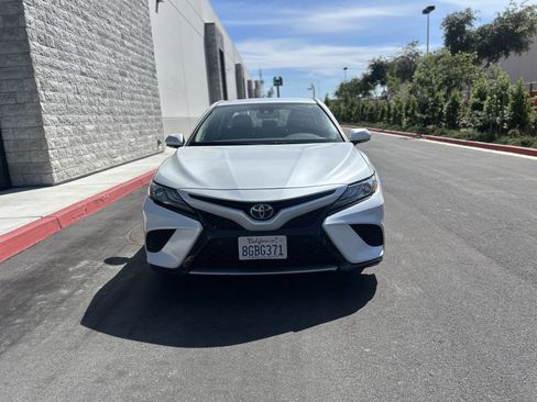 Used 2018 Toyota Camry XSE image 4