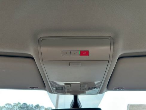 Used 2022 Volkswagen Atlas SE image 28