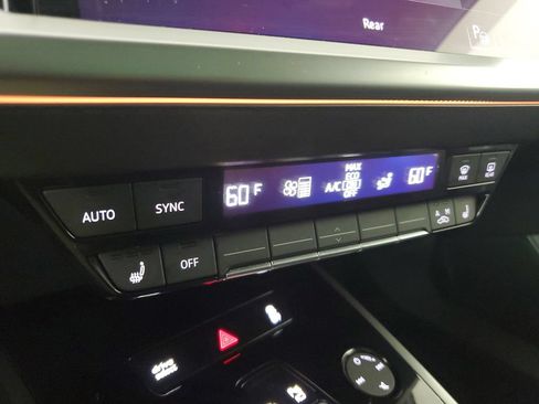 Used 2023 Audi Q4 e-tron Premium Plus w/ Premium Plus AWD/4WD image 31