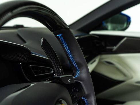 Certified 2025 Ferrari Purosangue Base image 26