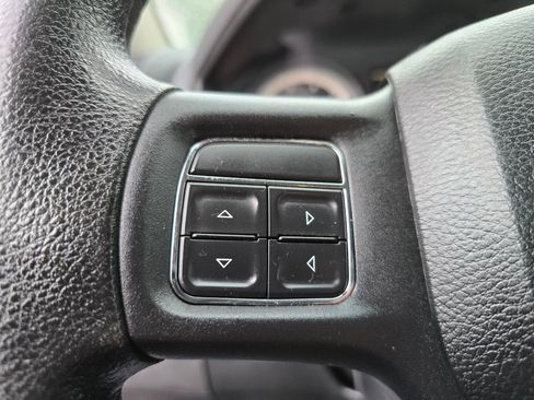 Used 2017 RAM 1500 ST RWD image 5