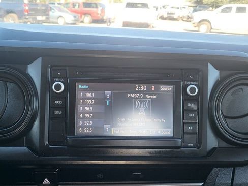 Used 2017 Toyota Tacoma SR image 31