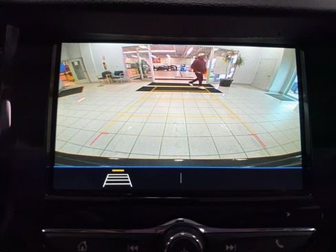 Used 2018 Chevrolet Trax LT w/ LT Convenience Package AWD/4WD image 19