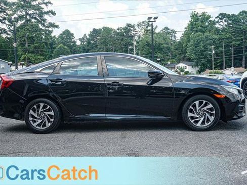 Used 2018 Honda Civic EX image 9