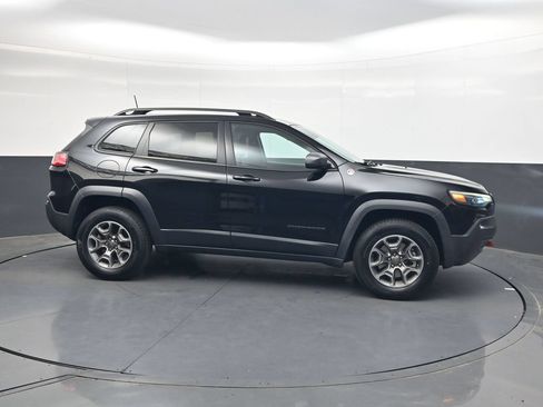 Used 2021 Jeep Cherokee Trailhawk AWD/4WD image 4
