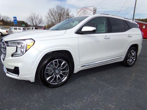 Used 2022 GMC Terrain Denali w/ Denali Premium Package image 1