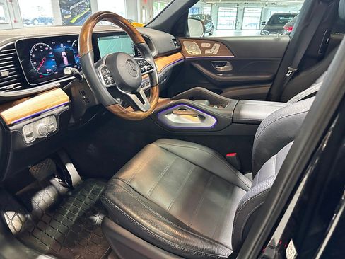 Used 2022 Mercedes-Benz GLS 450 4MATIC image 7
