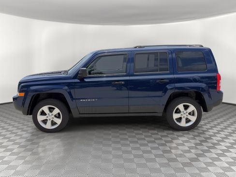 Used 2016 Jeep Patriot Latitude AWD/4WD image 2