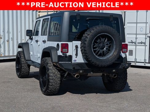 Used 2017 Jeep Wrangler Unlimited Rubicon w/ Connectivity Group image 6
