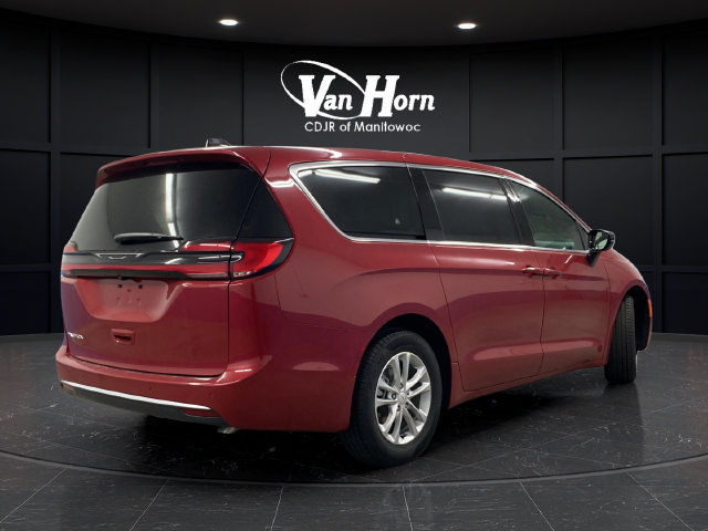 New 2027 Chrysler Pacifica Select FWD image 7