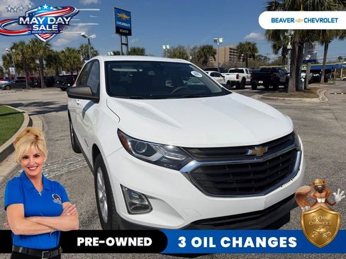 Used 2020 Chevrolet Equinox LS w/ LS Convenience Package FWD image 2
