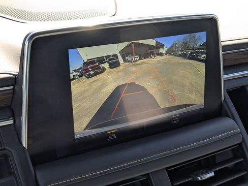 Used 2023 Chevrolet Suburban Premier image 20