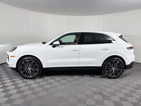 Certified 2026 Porsche Cayenne AWD/4WD image 2