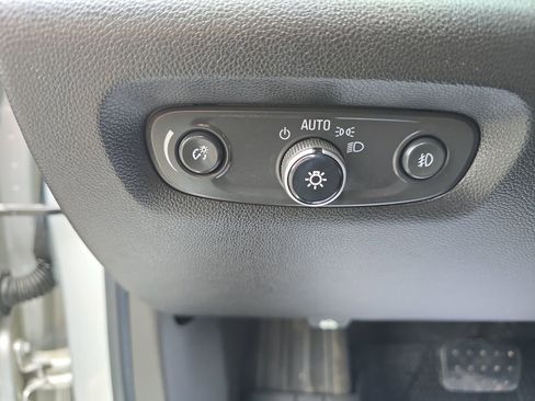 Used 2018 Chevrolet Traverse LT FWD image 25