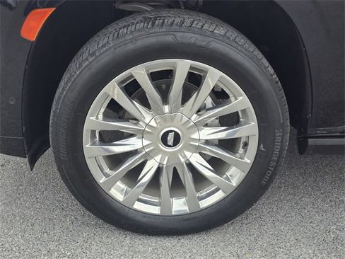 Used 2022 Cadillac Escalade Premium Luxury w/ Performance Package image 12