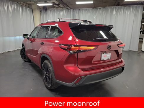 Used 2025 Toyota Highlander XLE image 6