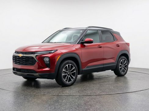 Used 2025 Chevrolet TrailBlazer LT FWD image 3