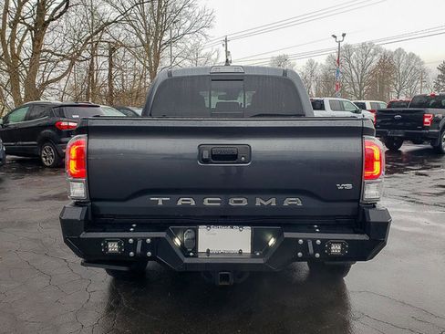 Used 2023 Toyota Tacoma TRD Off-Road image 6