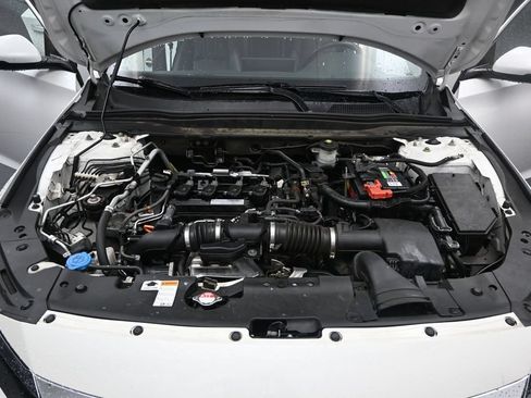 Used 2018 Honda Accord Touring image 19