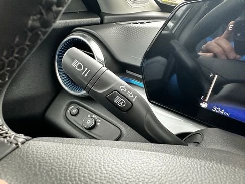 New 2026 Chevrolet Trax LT w/ Driver Confidence Package FWD image 31