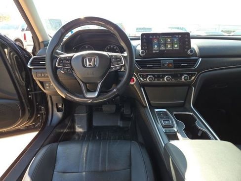 Used 2022 Honda Accord Touring image 8
