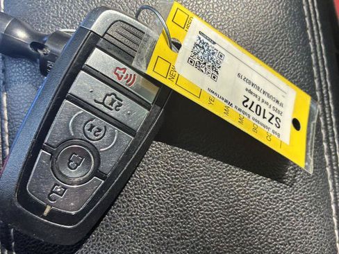 Used 2025 Ford Escape Platinum AWD/4WD image 34