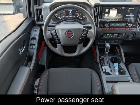Used 2025 Nissan Frontier PRO-4X AWD/4WD image 14