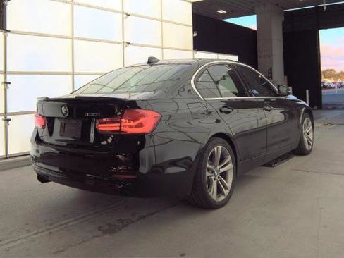 Used 2018 BMW 330i Sedan RWD image 2