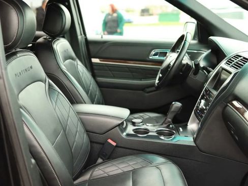 Used 2016 Ford Explorer Platinum AWD/4WD image 41