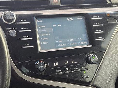 Used 2019 Toyota Camry SE image 14