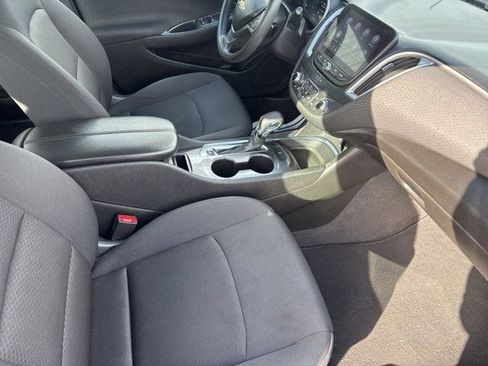 Used 2023 Chevrolet Malibu LT image 39