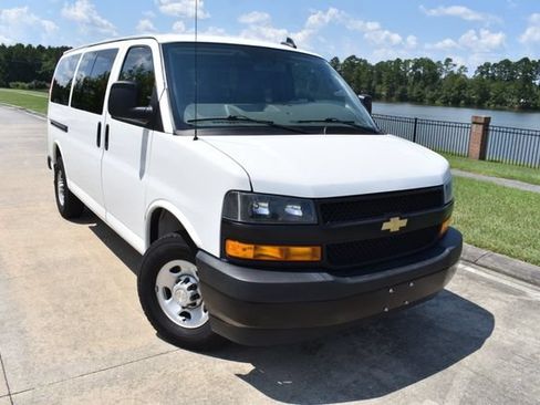 Used 2024 Chevrolet Express 3500 LS RWD image 2