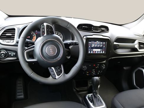 Used 2021 Jeep Renegade Latitude FWD image 13