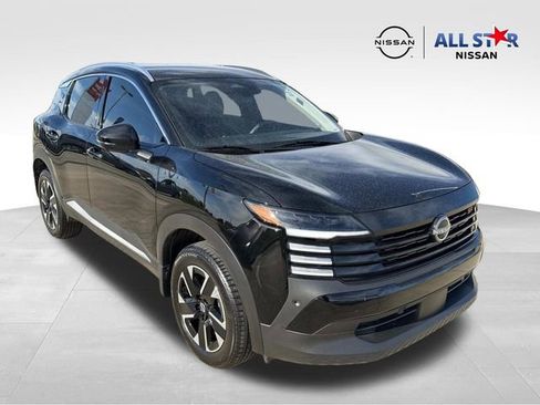 Used 2025 Nissan Kicks SR image 1