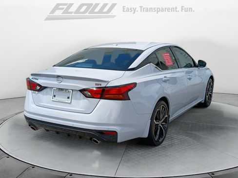 Used 2024 Nissan Altima 2.5 SR w/ SR Premium Package FWD image 7