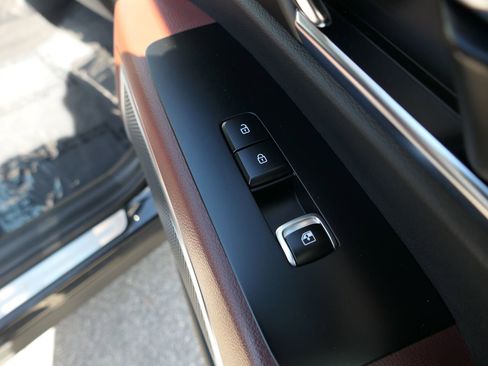 Used 2024 Kia Telluride SX image 28