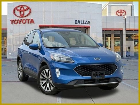 Used 2020 Ford Escape Titanium image 1