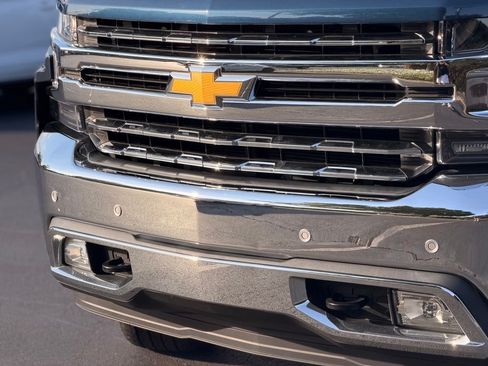 Used 2022 Chevrolet Silverado 1500 LTZ AWD/4WD image 12