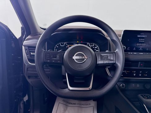 Used 2023 Nissan Rogue S AWD/4WD image 12