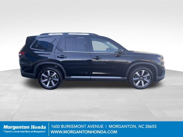 Used 2025 Honda Pilot Touring image 10