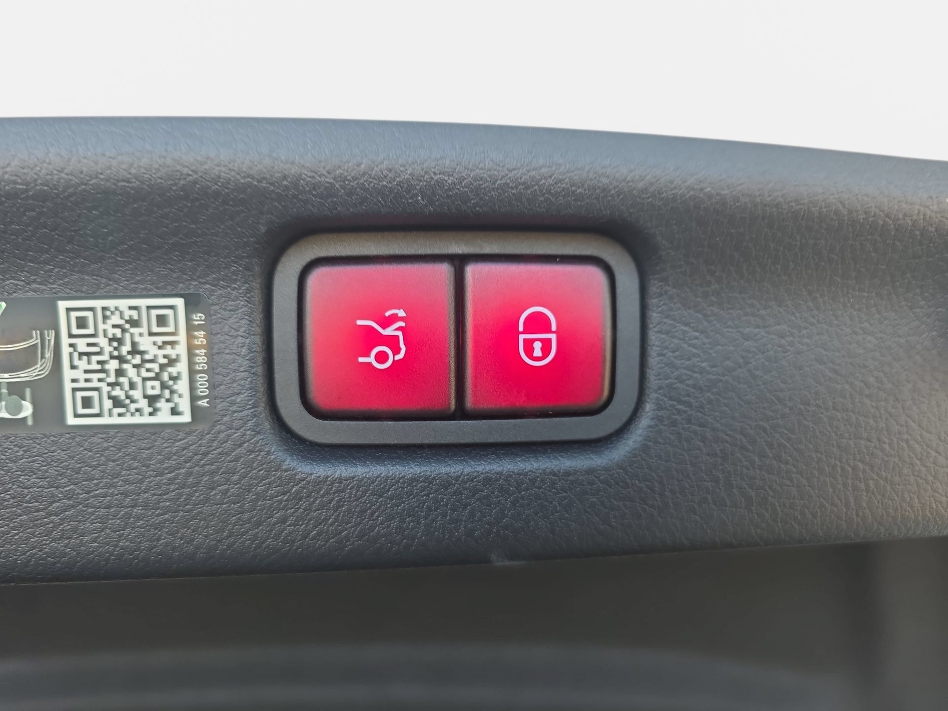 Used 2024 Mercedes-Benz C 300 Sedan image 13