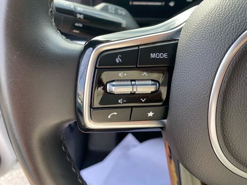Certified 2025 Kia Carnival FWD image 19