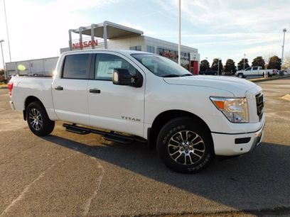 Certified 2022 Nissan Titan SV w/ SV Convenience Package